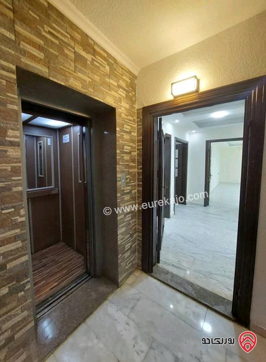 شقة للبيع طابق أخير مع روف دوبلكس مساحة 240م في عمان - الجبيهة 