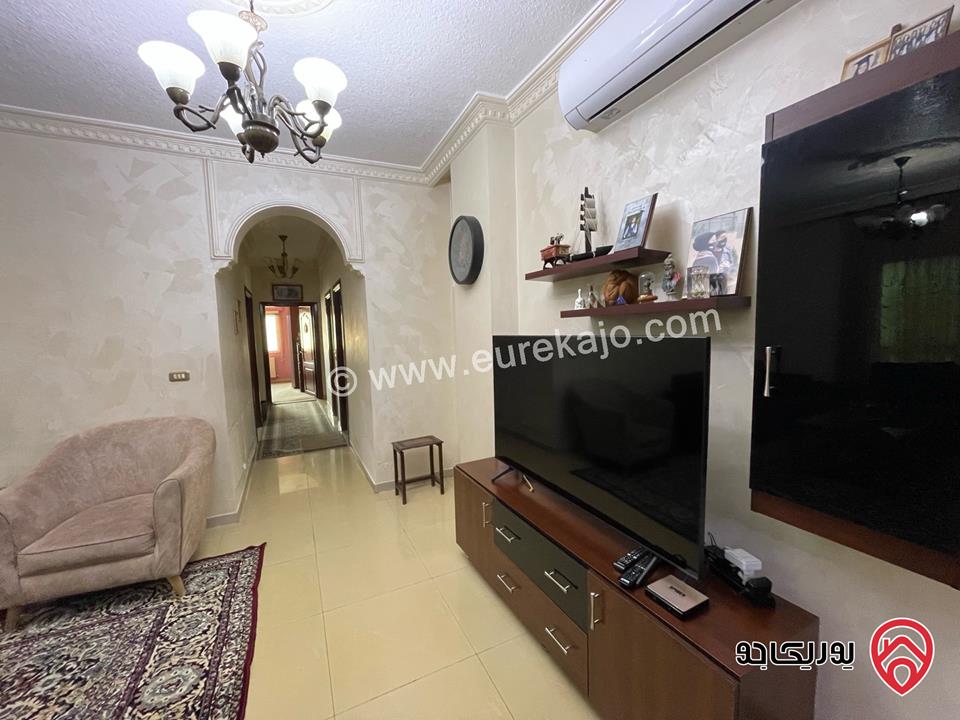 شقة أرضية مساحة 211م داخلي و 60م خارجي للبيع في عمان - طبربور