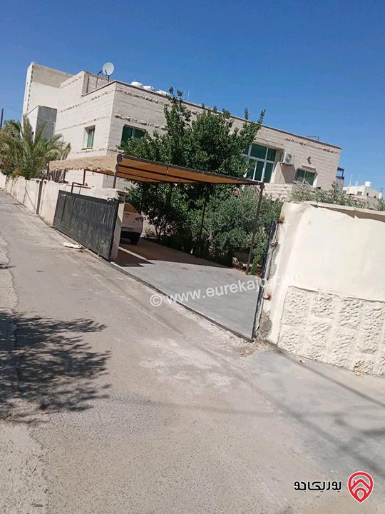 بيت طابقين مساحة 400م على أرض 850م للبيع المستعجل في عمان - مرج الحمام 