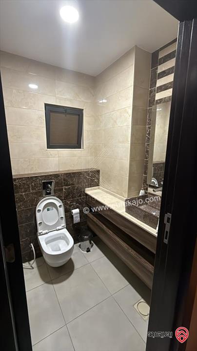 شقة مميزة مساحة 155م داخلي و 190م خارجي للبيع في عمان - تلاع العلي