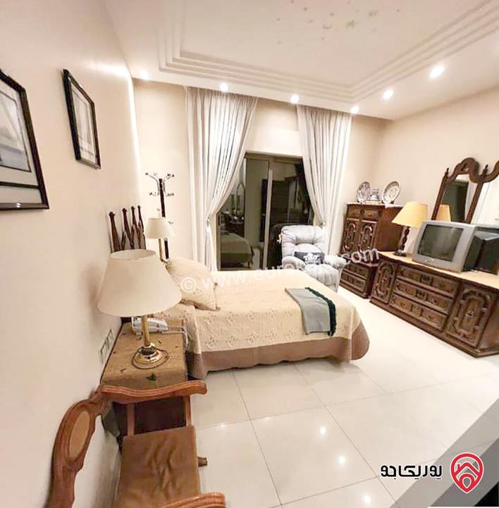 فيلا مستقلة مساحة 650م على أرض 830م للبيع مع مسبح في عمان - عبدون 