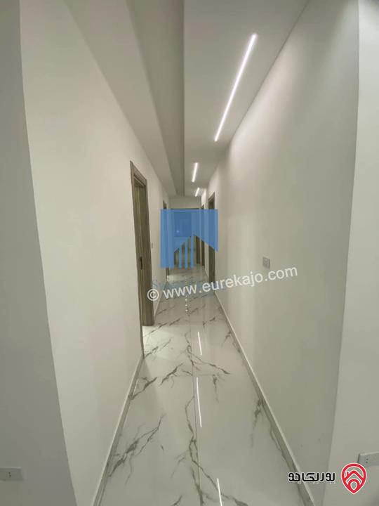 شقة فاخرة للبيع في عمان - خلدا قرب إشارة البنك العربي ومركز زها 220م مع ترسات 300م لم تسكن