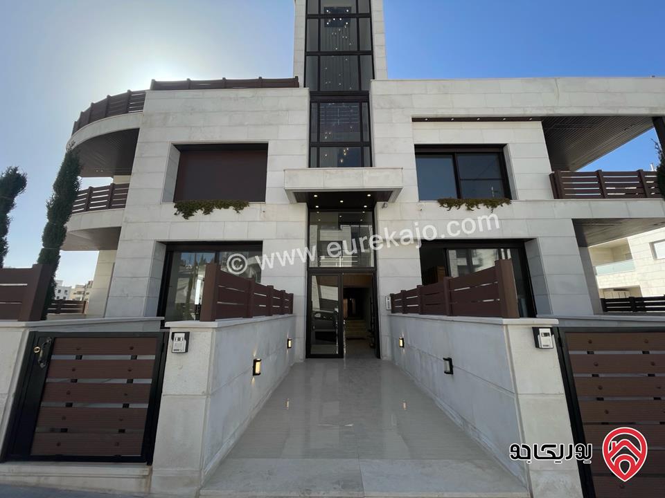 اخر شقتين طابق اول مساحة 205م للبيع في عمان - الحمر بجوار القصور الملكية 