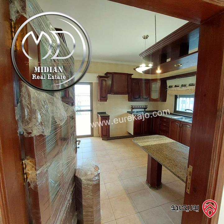 شقة دوبلكس طابق اخير مع روف للبيع في عمان - خلدا مساحة 270م مع تراسات تشطيبات سوبر ديلوكس اطلالة جميلة بسعر مميز