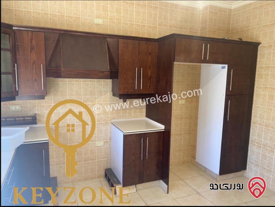 شقة مساحة 200م طابق ثاني للبيع في عمان - خلدا