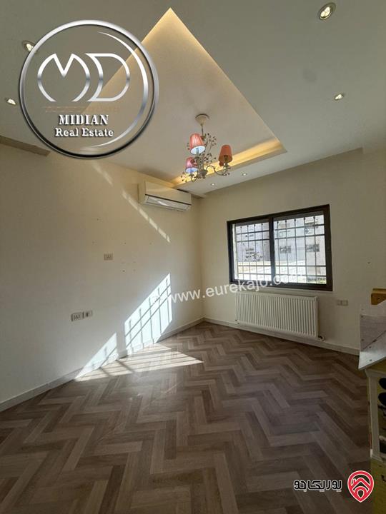 شقة شبه ارضي فاخرة للبيع في عمان - خلدا مساحة 150م مع ترس و حديقة 150م تشطيبات ديكورات عصرية فاخرة بسعر مميز جداً