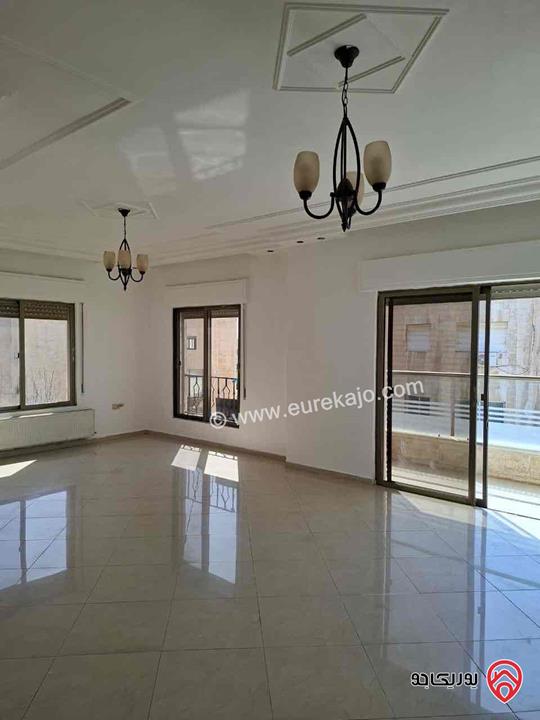 شقة طابق ثالث مساحة 140م للايجار في عمان - ام اذينة