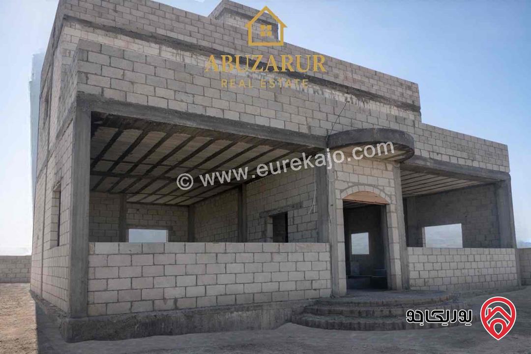 شاليه عظم مساحة 300م على أرض 734م للبيع في عمان - الجيزة طريق المطار 