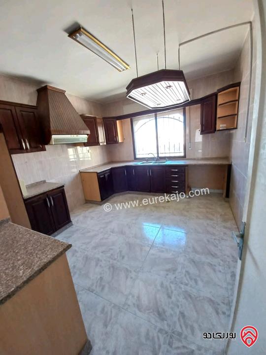 شقة طابق ثالث مساحة 160م للبيع في عمان - تلاع العلي