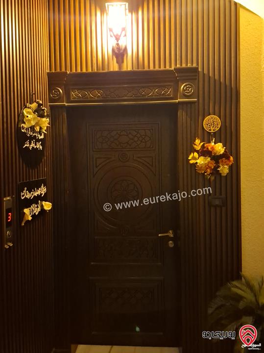 شقة فاخرة طابق ثالث مساحة 190م للبيع في عمان - خلدا