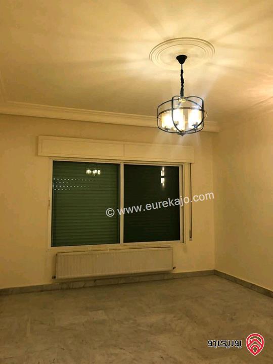 شقة فارغة مساحة 200م طابق أول للايجار في عمان - دير غبار 