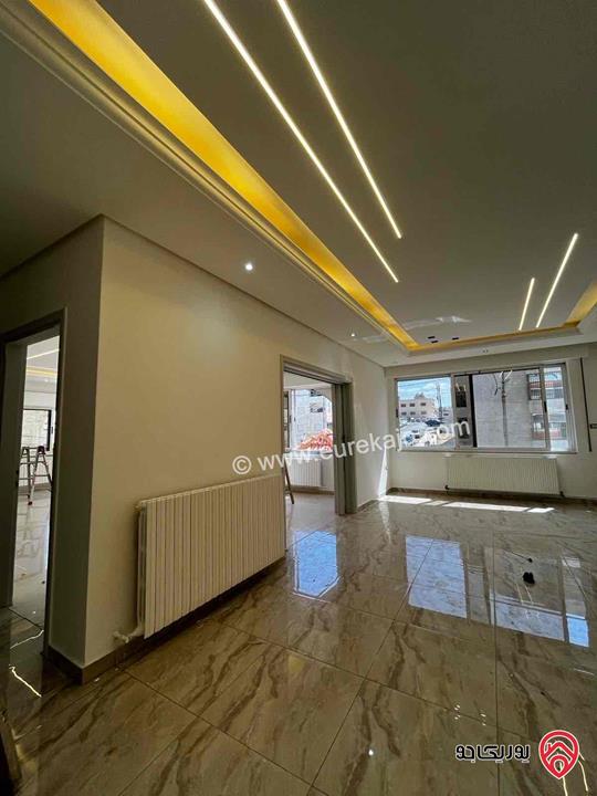 شقة طابق أول مساحة 210م للايجار في عمان - خلدا