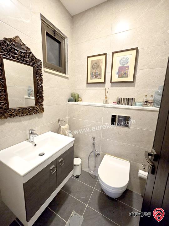 شقة مفروشة فخمة طابق ثاني مساحة 180م للايجار في جبل عمان