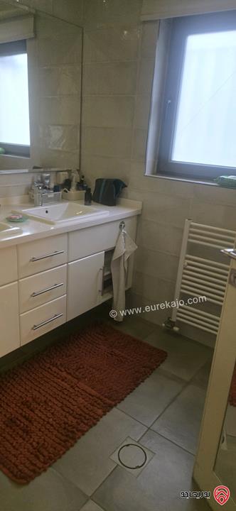 شقة طابق ثالث مساحة 207م مع مساحة 100 على السطح مش مبني للبيع في عمان - دير غبار