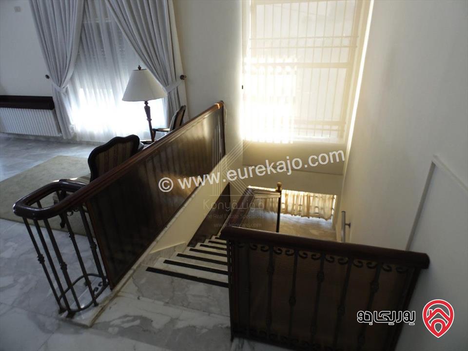 شقة دوبلكس (طابق أرضي + تسوية) مساحة 341م داخلي و 150م خارجي للبيع في عمان - عبدون – مؤجرة بعائد سنوي