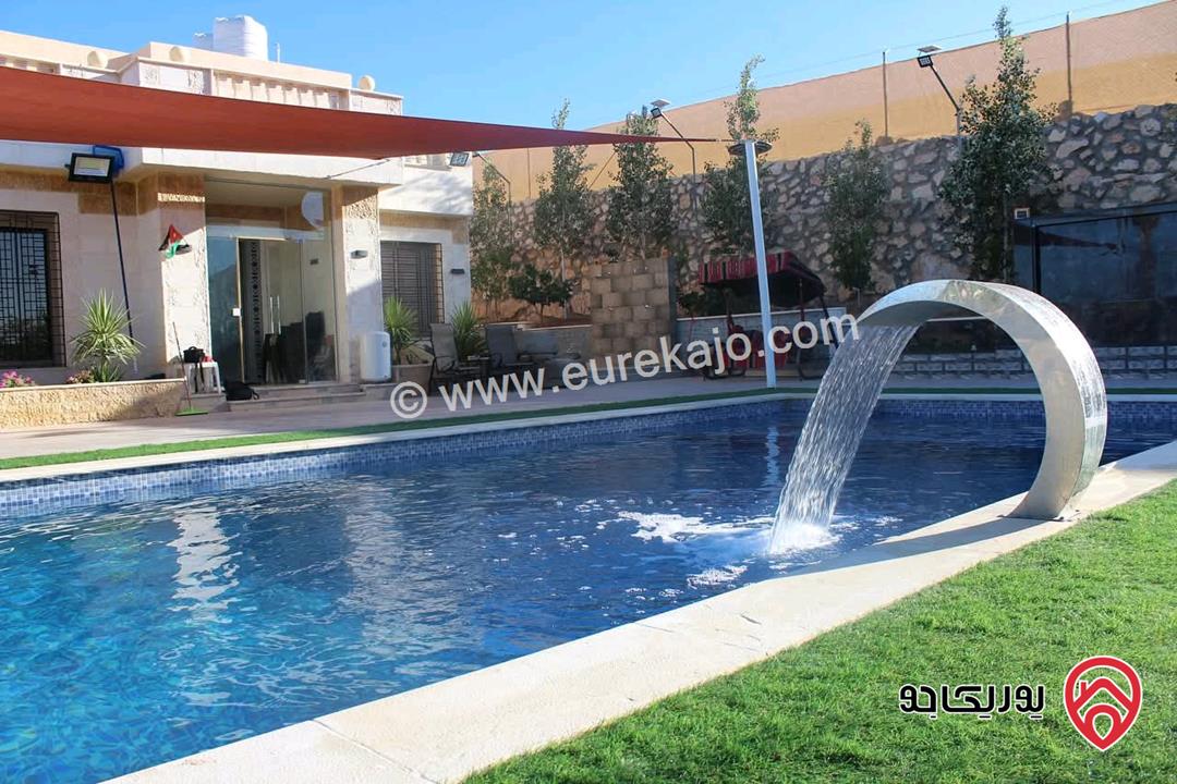 مزرعة مساحة البناء 220م على أرض 3400م مجهزة بالكامل للبيع داخل كومباوند خاص في المفرق