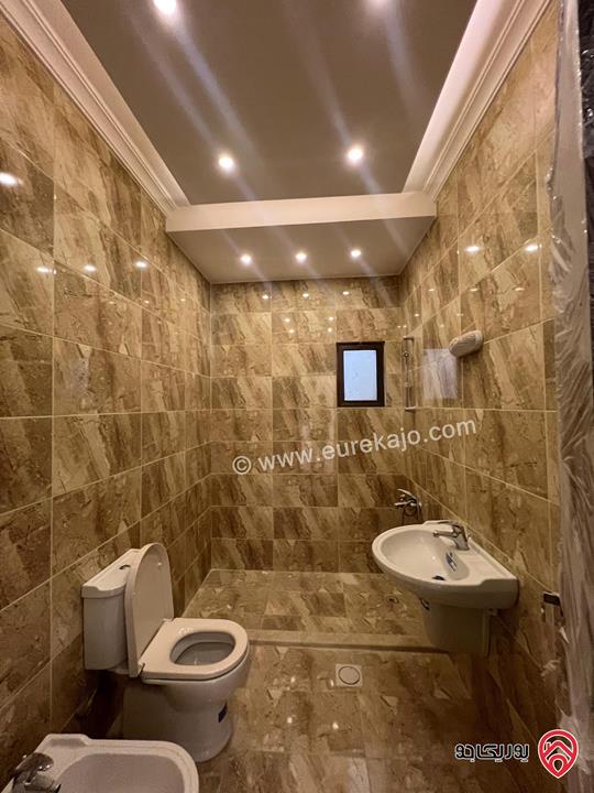 شقة فخمة طابق ثالث مساحة 160م للبيع في عمان - الجبيهة / حي المنصور