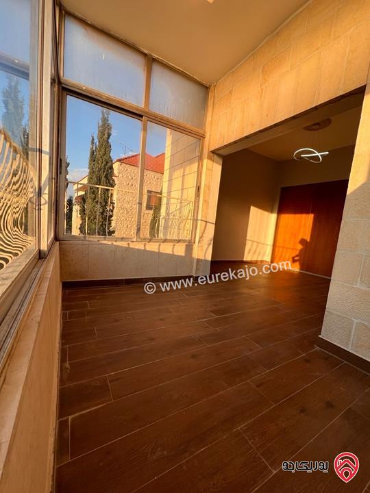 شقة طابق ثاني مساحة 250م للايجار في عمان - ام أذينة 