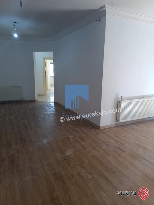 شقة مميزة للبيع في عمان - أم السماق مقابل روان كيك طابق ثالث 120م تشطيب سوبر ديلوكس بسعر مغري