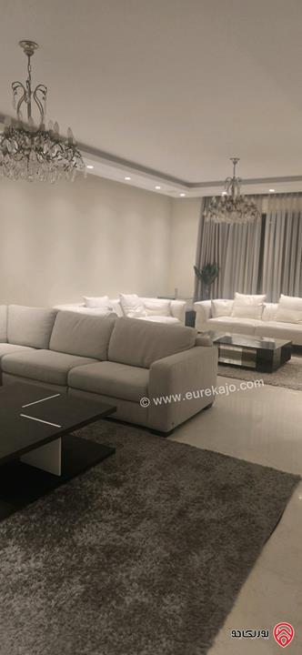 شقة ارضية مساحة 248م مع توسعة 10م مقززة حديقة وتراسات 350م للبيع في عمان - ام اذينة