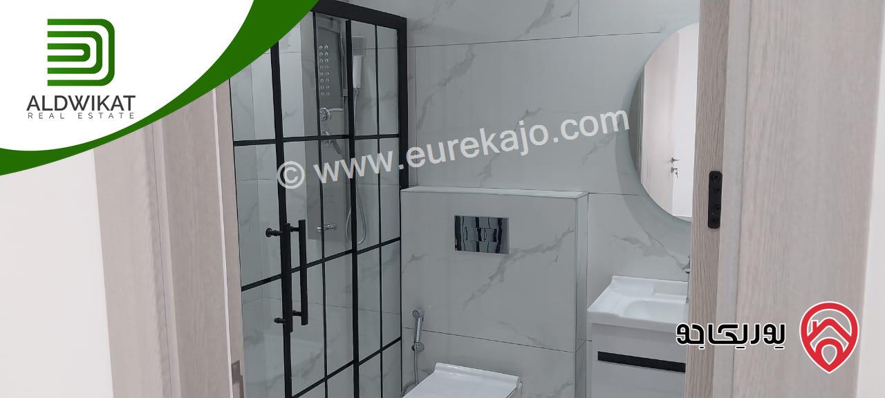 شقة طابق ثاني للبيع في عمان - البنيات / طريق المطار مساحة 180م والترس 30م بالقرب من جامعة البتراء جديدة لم تسكن