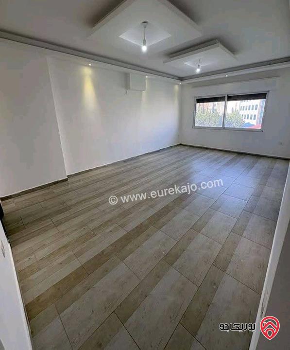 شقة فارغة طابق اول مساحة 230م للايجار في عمان - خلدا