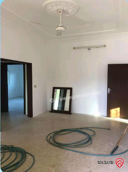 منزل مستقل مساحة 200م على أرض 1 دونم للايجار في اربد - زحر