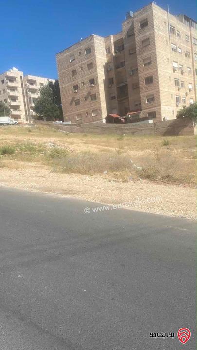 أرض مساحة 1 دونم و 60م للبيع في عمان - خلدا