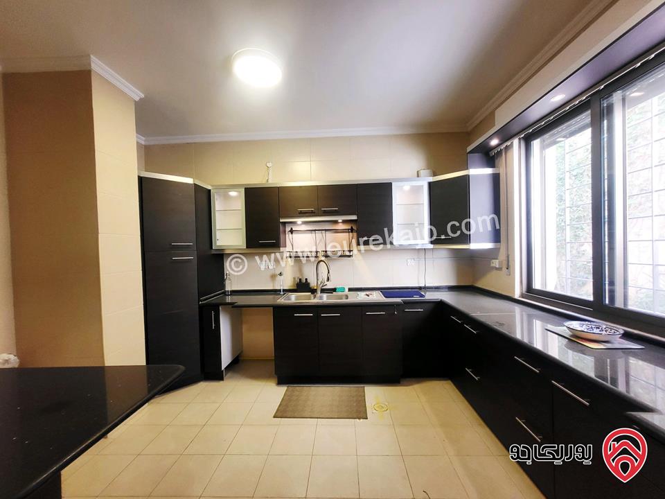 شقة مساحة 235م داخلي و 150م للبيع في عمان - الكرسي