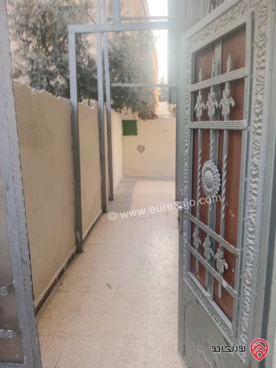 عمارة ثلاث شقق على أرض 443م للبيع في المفرق - حي الحسين