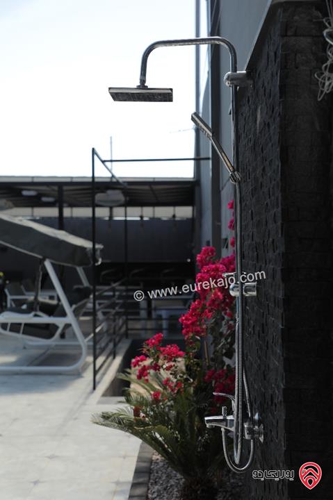 شاليه مفروش و مميز مساحة الأرض 288م والبناء 190م للبيع في البحر الميت