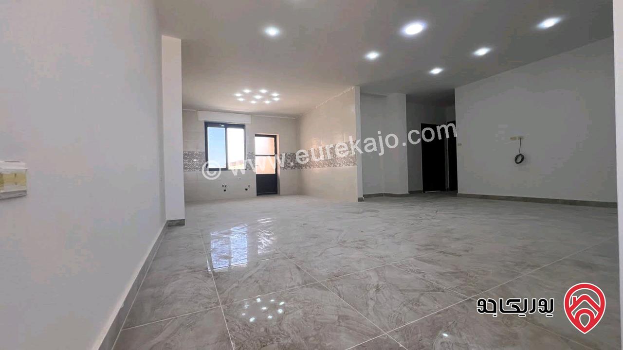 شقة طابق أول مساحة 170م للبيع في الزرقاء الجديدة