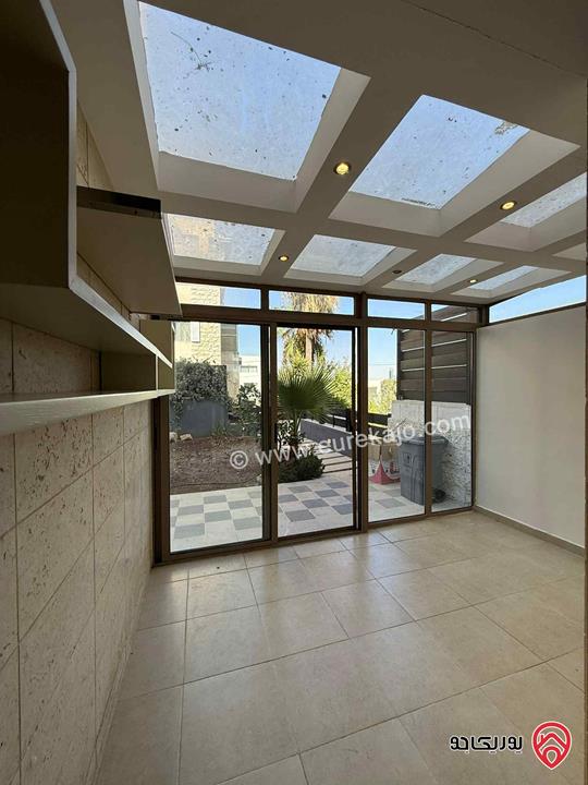 شقة أرضية ضمن كومباوند مساحة 180م مفروشة للبيع في عمان - عبدون - شارع القاهرة