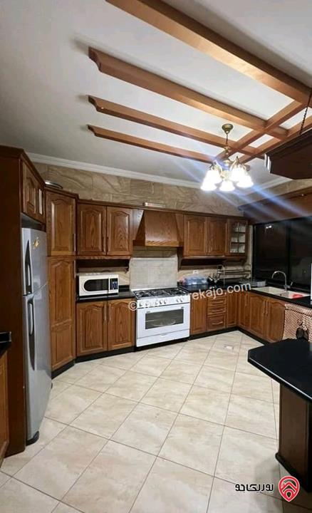 عمارة على أرض 1100م للبيع في عمان - مرج الحمام