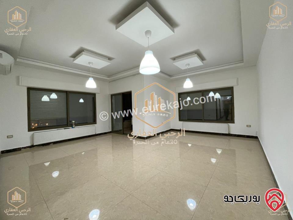 شقة دوبلكس فاخرة طابق ثالث مساحة 220م للايجار في عمان - الرابية