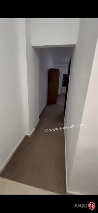 غرفة ماستر مفروشة مدخل مشترك من شقة أرضية للايجار في عمان - الجبيهة الايجار الشهري شامل الكهرباء والماء فقط 