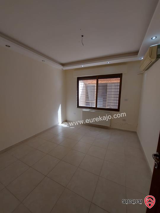 شقة شبه أرضية مساحة 140م داخلي و 120م خارجي للايجار في عمان - الرابية