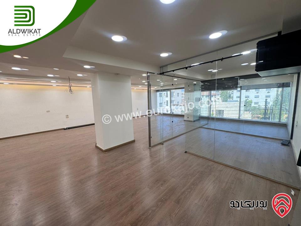 مكتب للبيع او للايجار في عمان - ام السماق / قرب مكة مول طابق اول مساحة المكتب 109م موقع مميز