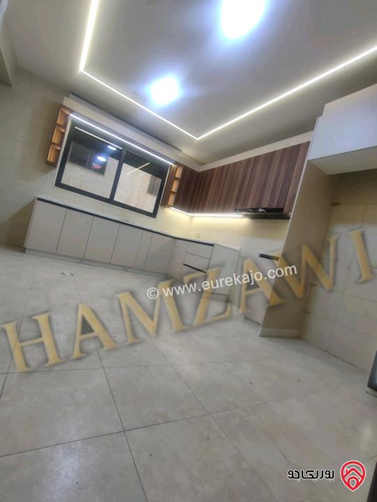 شقة مساحة 215م طابق أول للايجار في عمان - البنيات طريق المطار