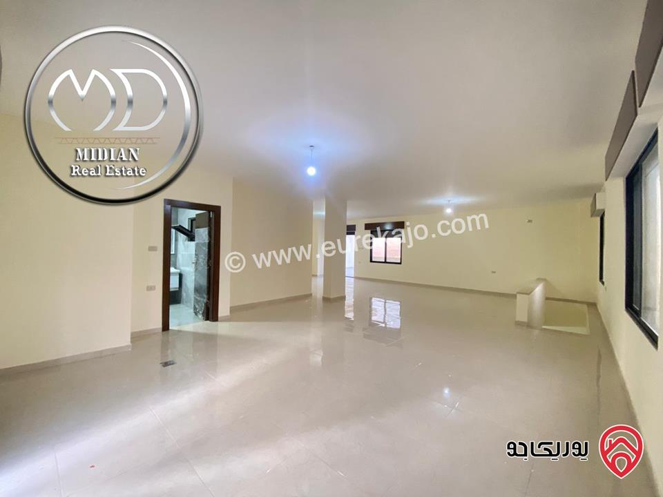 شقة جديدة اخير مع رووف مساحة 325م مع تراسات اطلالة جميلة امكانية الأقساط للبيع في عمان - ربوة دابوق 