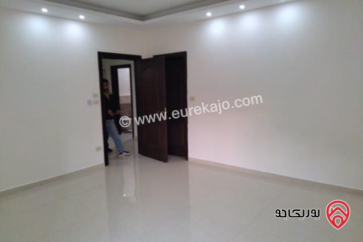 شقة تسوية طابقية مساحة 270م داخلي و 50م خارجي للإيجار في عمان - دير غبار