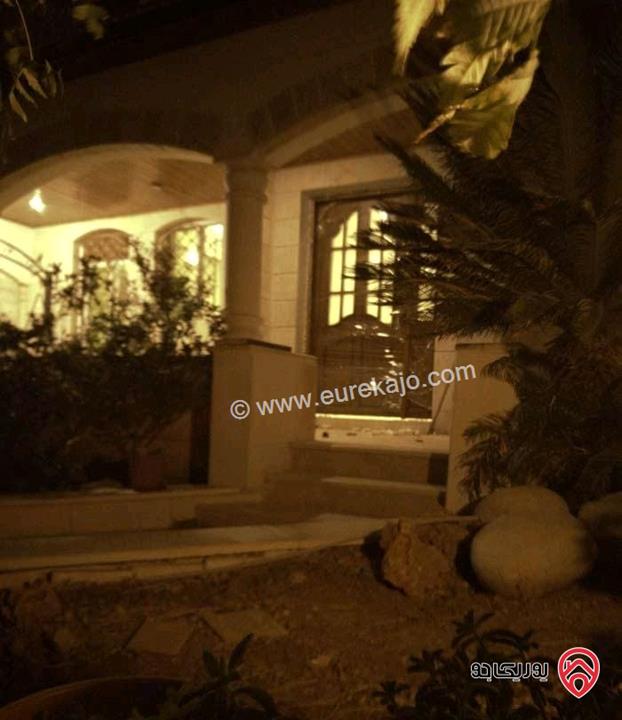 شقة فارغة أرضية مساحة 225م داخلي و 100م خارجي للايجار في عمان - الجبيهة