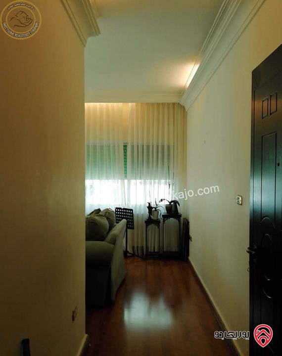 شقة طابق ثاني 145م تشطيب سوبر ديلوكس للبيع في عمان - أم أذينة