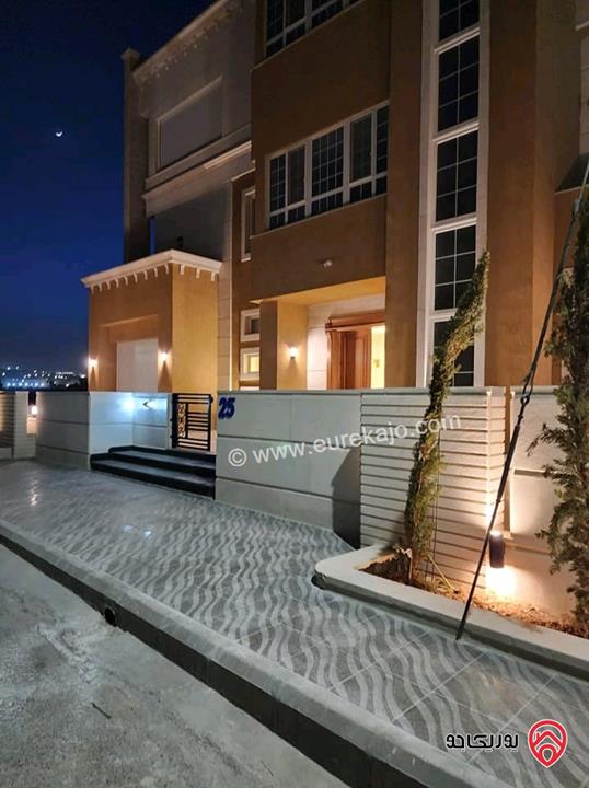 فيلا نظام اسباني مساحة 890م على أرض 721م للبيع في عمان - شفا بدران 