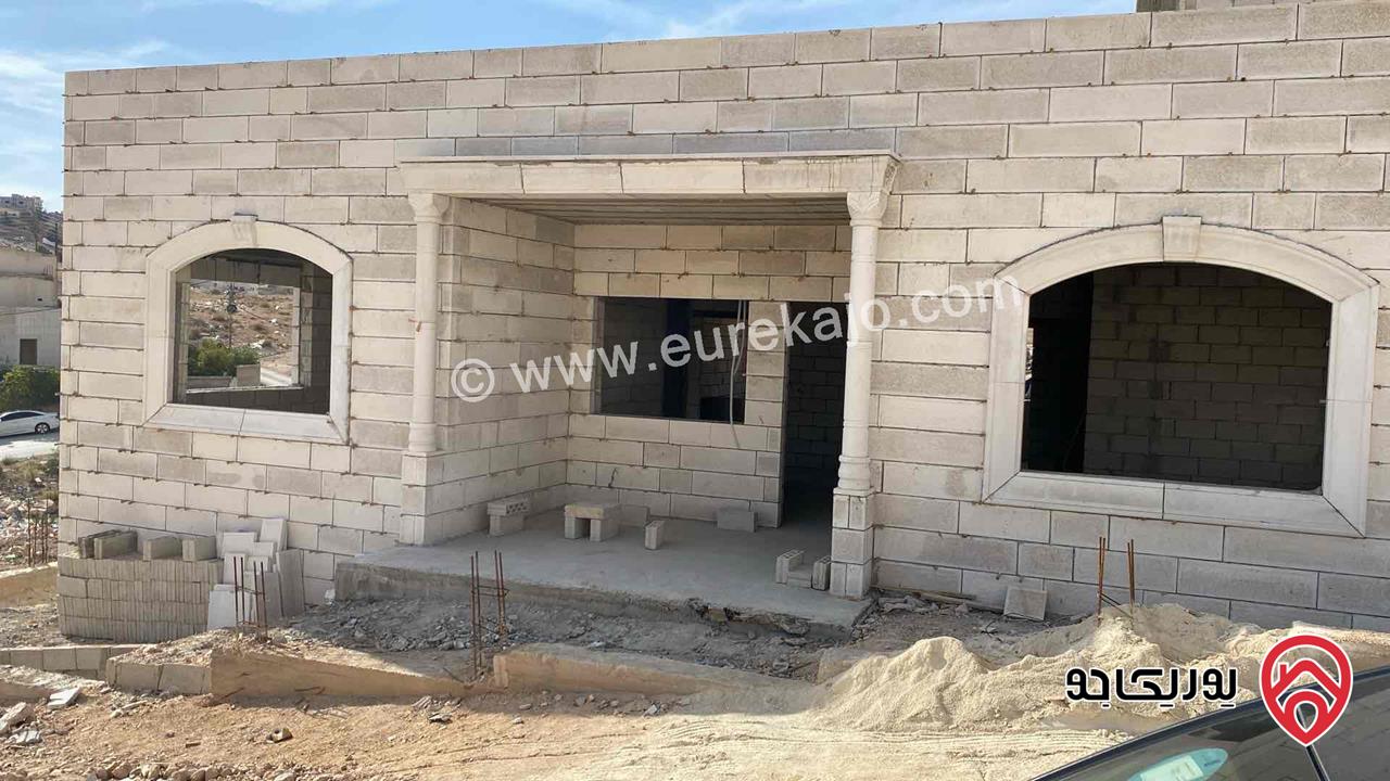 منزل مستقل عظم مساحة 145م على أرض 300م للبيع في الزرقاء - جريبا