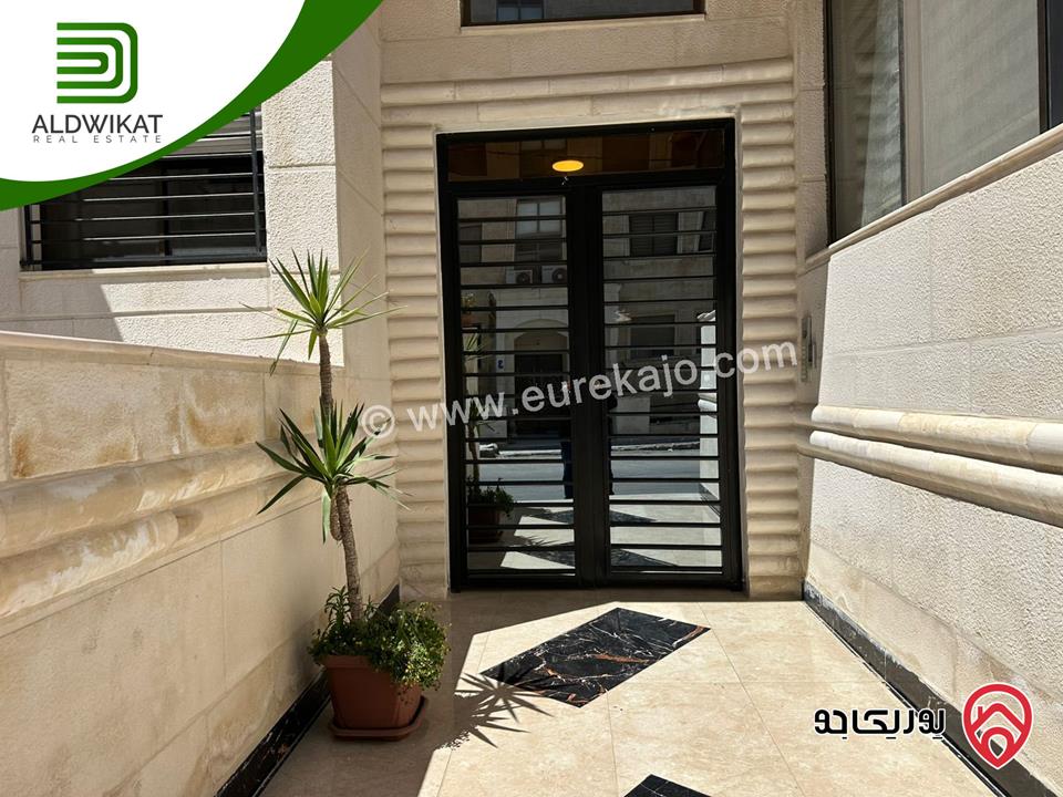 شقة شبه ارضي مفروشه للبيع في عمان - تلاع العلي المساحة الداخلية 81م والخارجية 33م موقع هادىء تشطيب حديث