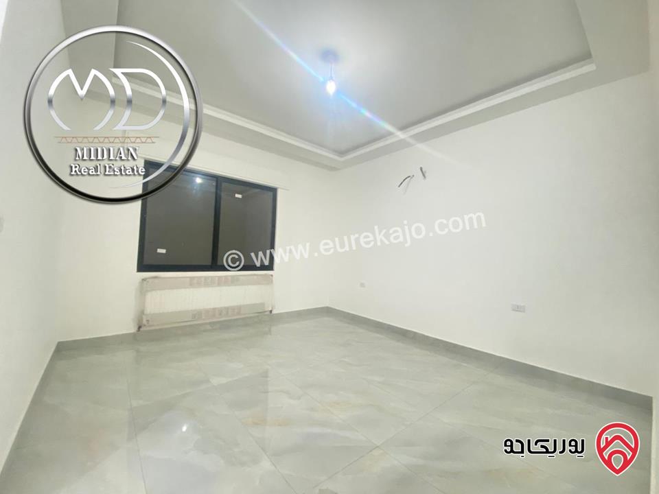 شقة ارضية فارغة للايجار في عمان - ضاحية الامير راشد مساحة 240م مع ترس 50م تشطيبات ديكورات عصرية فاخرة