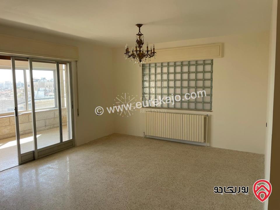 شقة طابق ثالث مساحة 267م للبيع في عمان - الرونق