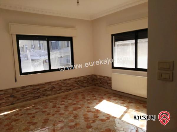 شقة فاخرة فارغة طابق ثاني مساحة 183م للايجار في عمان - تلاع العلي 