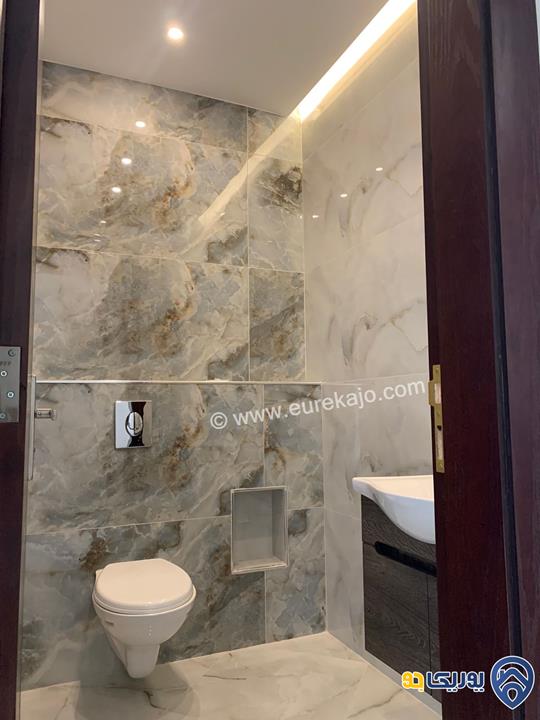 شقة سوبر ديلوكس مساحة 230م طابق اول للبيع في عمان - شفا بدران 